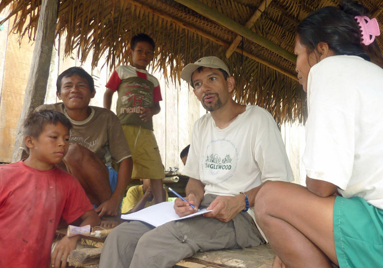 talking to the people of La Libertad